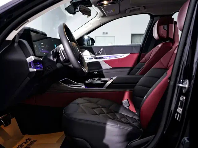 BMW 7 Series — Фото автомобиля 26
