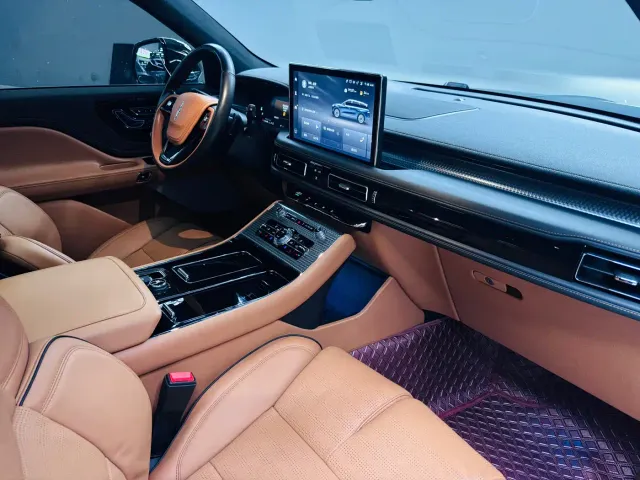Lincoln Aviator — Фото автомобиля 16