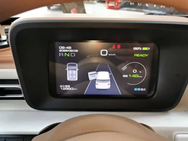 Wuling Hongguang Mini EV — Фото автомобиля 11