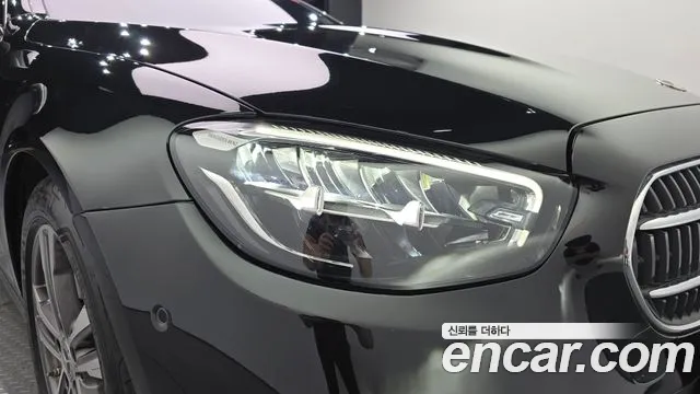 Mercedes-Benz E-Class — Фото автомобиля 22