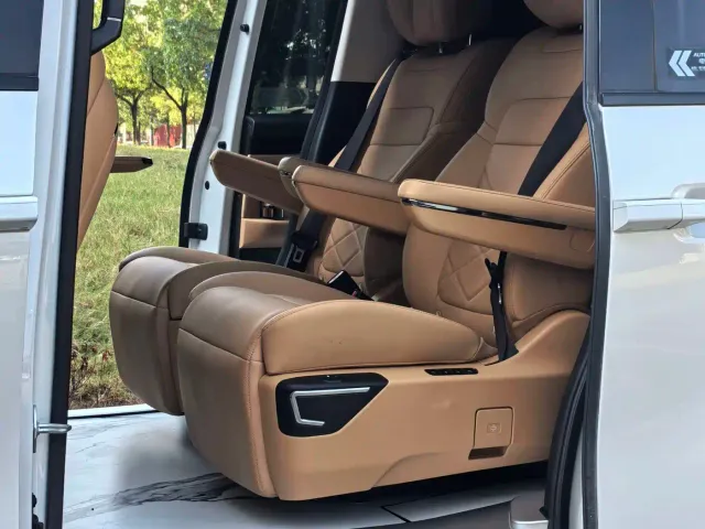 GAC Trumpchi E8 — Фото автомобиля 19