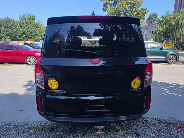 Wuling Zhengcheng — Фото автомобиля 5