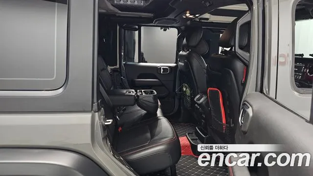Jeep Wrangler JL — Фото автомобиля 11