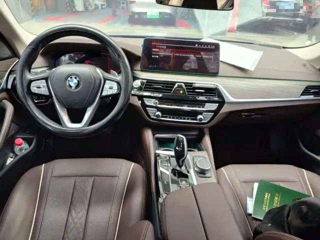 BMW 5 Series — Фото автомобиля 5