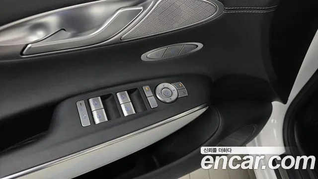 Genesis GV70 2.5T Бензин 2WD — Фото автомобиля 25