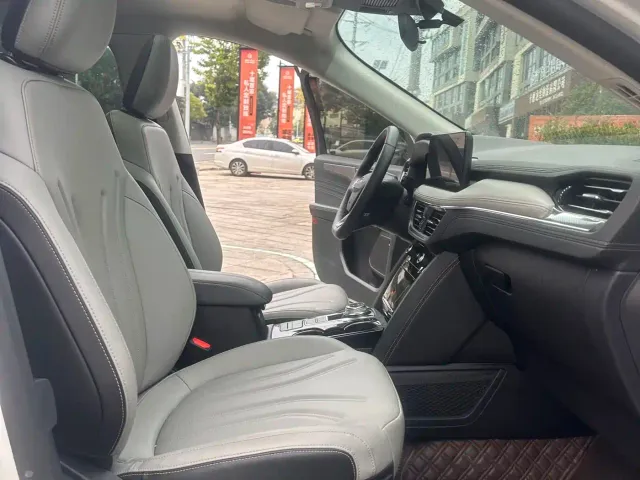 Ford Escape — Фото автомобиля 7