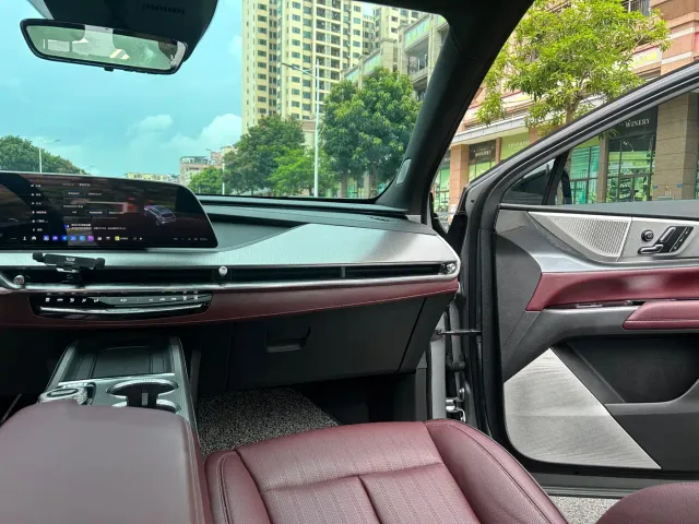 Cadillac XT5 — Фото автомобиля 10