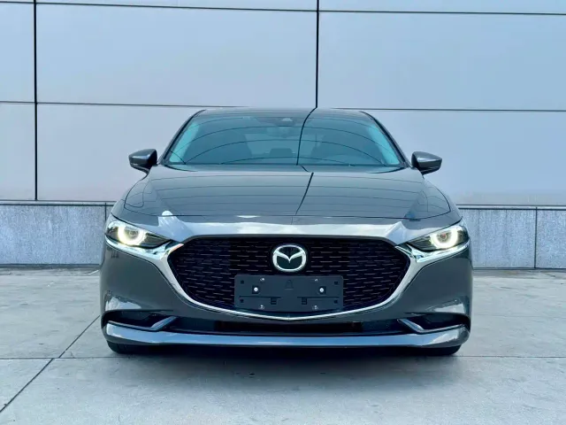 Mazda Axela — Фото автомобиля 4