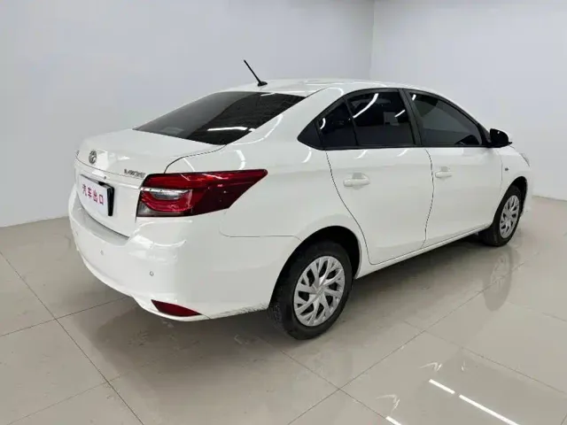Toyota Vios — Фото автомобиля 4