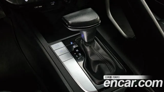 Hyundai Avante CN7 — Фото автомобиля 9