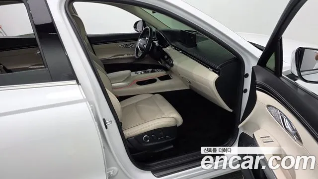 Genesis GV70 — Фото автомобиля 17
