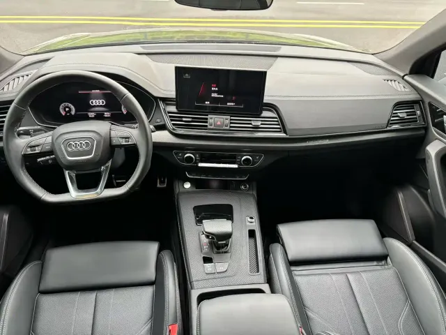 Audi Q5L — Фото автомобиля 6