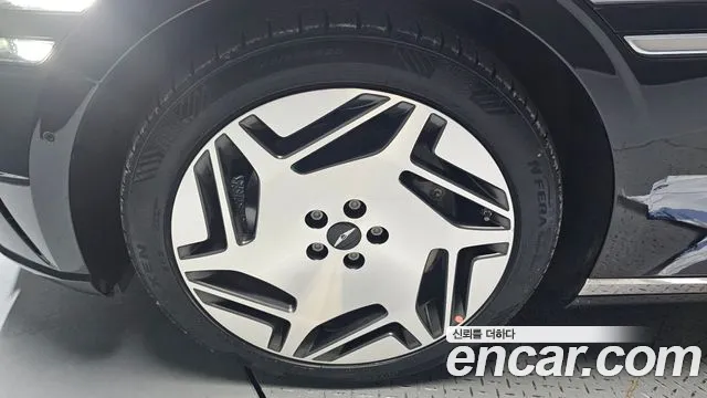 Genesis G90 Бензин 3.5 турбо AWD — Фото автомобиля 4