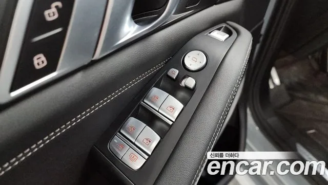 BMW X7 M60i xDrive M Sport 6 мест — Фото автомобиля 30