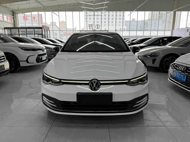 Volkswagen Golf — Фото автомобиля 2