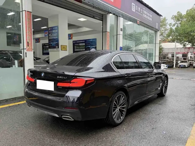 BMW 5 Series — Фото автомобиля 4