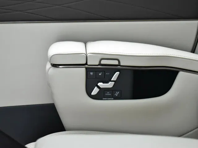 Toyota Alphard — Фото автомобиля 24