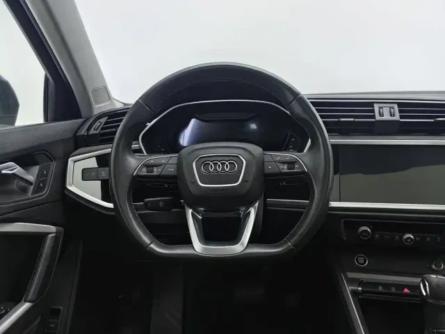 Audi Q3 — Фото автомобиля 11