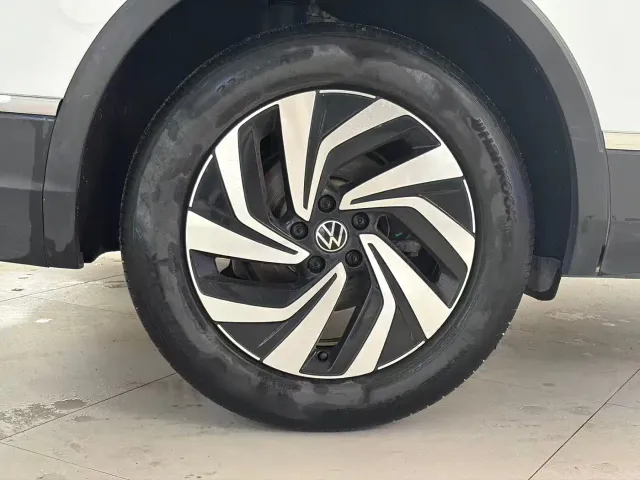 Volkswagen Tiguan L — Фото автомобиля 5
