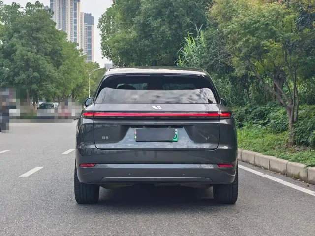 Li Auto L7 — Фото автомобиля 5