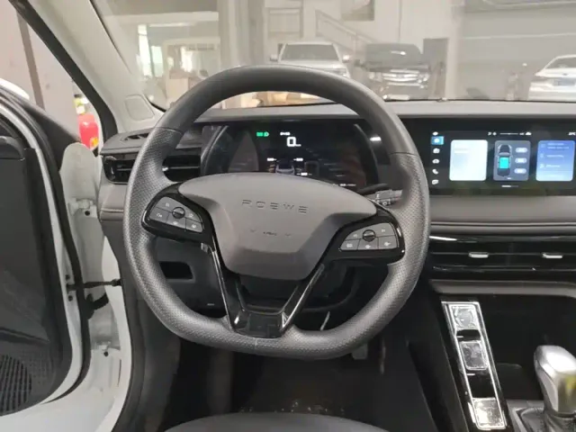 Roewe i5 — Фото автомобиля 10