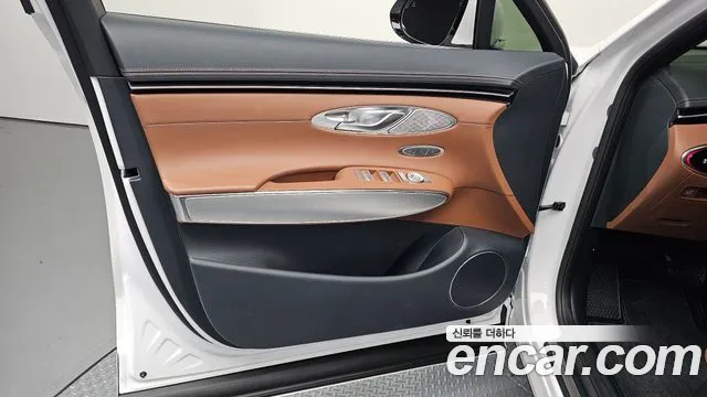 Genesis GV70 2.5T Бензин 2WD — Фото автомобиля 24