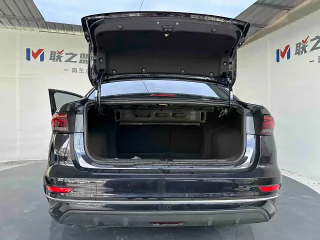 Geely Emgrand — Фото автомобиля 26