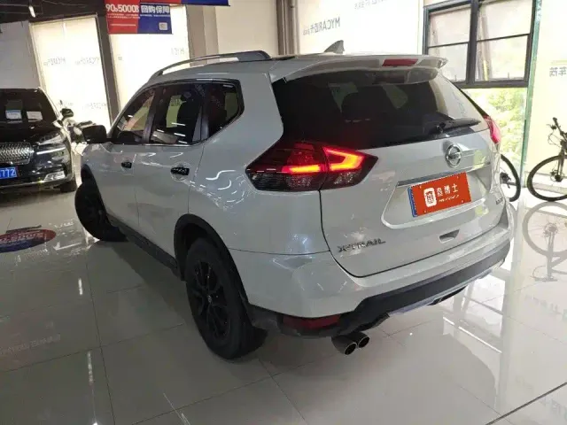Nissan X-Trail — Фото автомобиля 2
