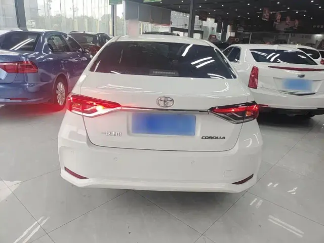 Toyota Corolla — Фото автомобиля 5