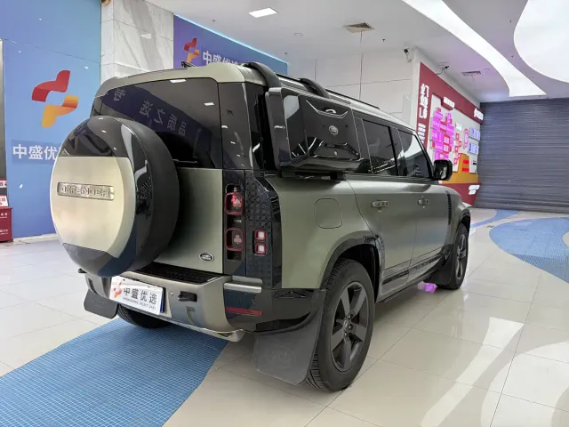 Land Rover Defender — Фото автомобиля 4
