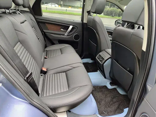 Land Rover Discovery Sport — Фото автомобиля 11