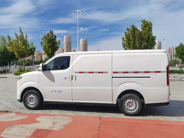 Ruichi New Energy EC75 — Фото автомобиля 8