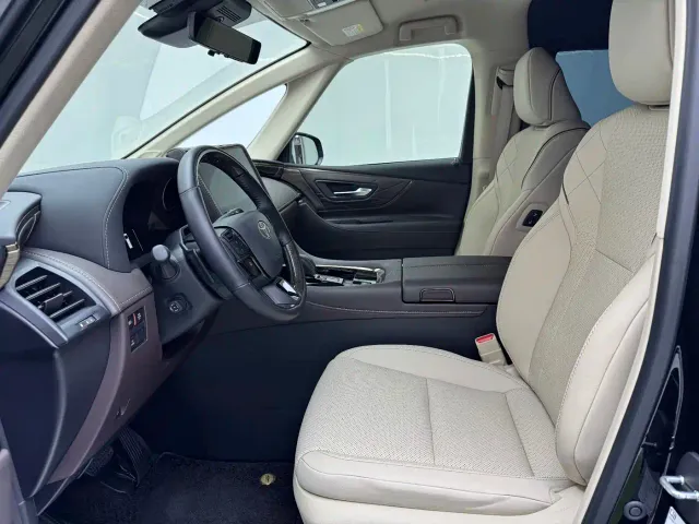 Toyota Alphard — Фото автомобиля 11