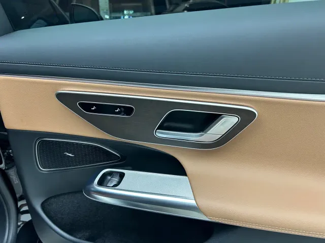 Mercedes-Benz E-Class — Фото автомобиля 13