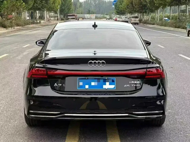 Audi A7L — Фото автомобиля 8
