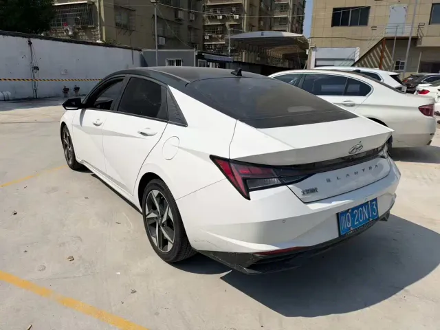 Hyundai Elantra — Фото автомобиля 11