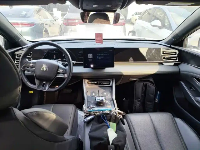 BYD Qin L — Фото автомобиля 9