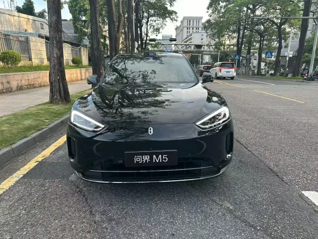 Aito M5 — Фото автомобиля 2