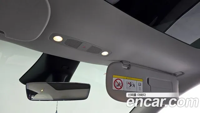 Tesla Model Y — Фото автомобиля 30