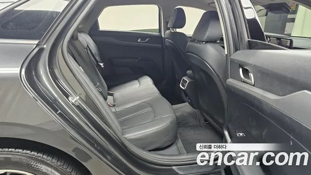 Kia K5 K5 3 поколение 2.0 LPI(Для проката) — Фото автомобиля 11