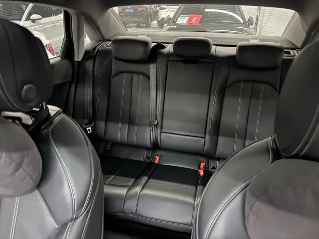Audi A4L — Фото автомобиля 12