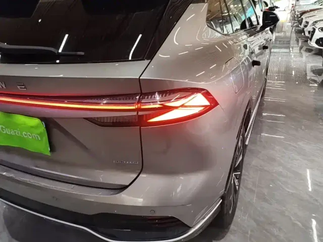 Roewe RX5 — Фото автомобиля 7