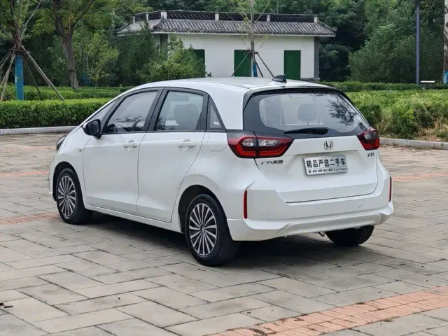 Honda Fit — Фото автомобиля 6