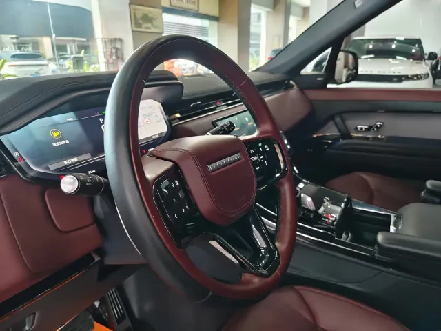 Land Rover Range Rover Sport — Фото автомобиля 8