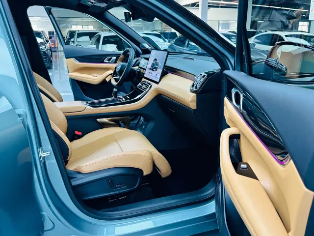 Geely Boyue L — Фото автомобиля 8