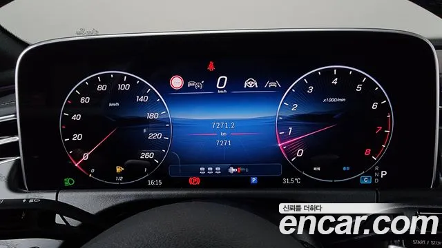 Mercedes-Benz E-Class — Фото автомобиля 8