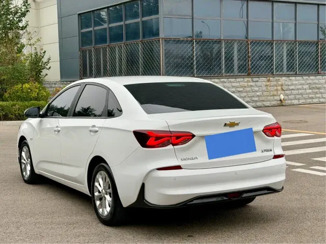 Chevrolet Monza — Фото автомобиля 9