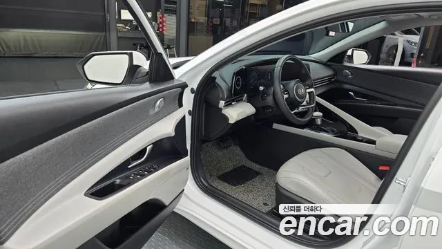 Hyundai Avante CN7 — Фото автомобиля 15