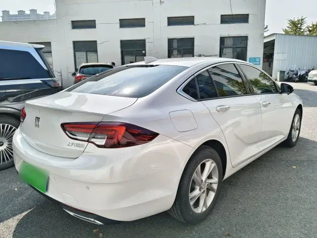 Buick Regal — Фото автомобиля 6