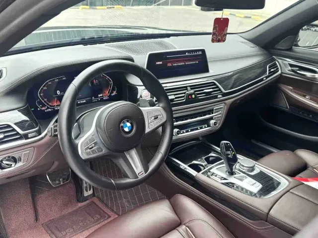 BMW 7 Series — Фото автомобиля 7